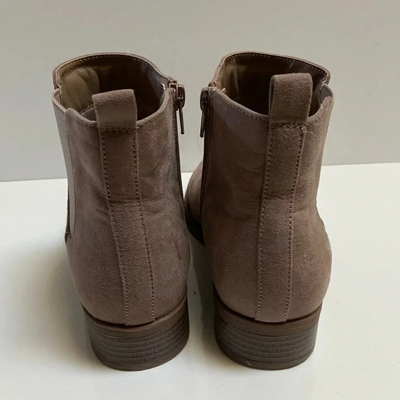Ecco ankle  suede tan 1” heel boots sz 7WW - Picture 3 of 10